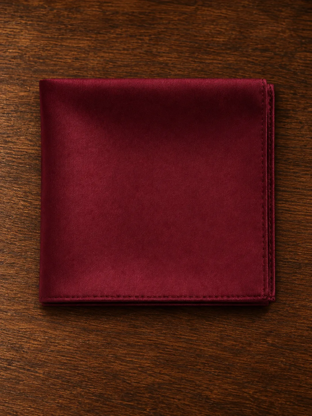 Pochette bordeaux, altra vista
